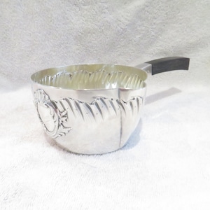 Superb 950 silver chocolate saucepan, Minerva style, Rococo engraving, Jean F. Soufflot, goldsmith, circa 1900, French.