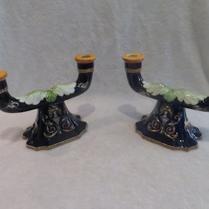 2 table pieces candelabras faience of Gien cachet 1960 and 1971 décor renaissance blue background Gien candelabras