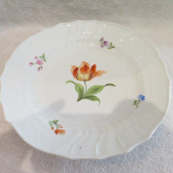 Assiette creuse porcelaine Meissen Allemagne décor fleur 19th c German porcelain soup plate