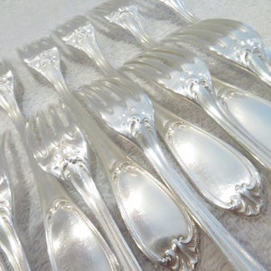 11 dessert forks silver metal style Louis XV goldsmith Ercuis model Pompadour French silver-plated dessert forks 19cm