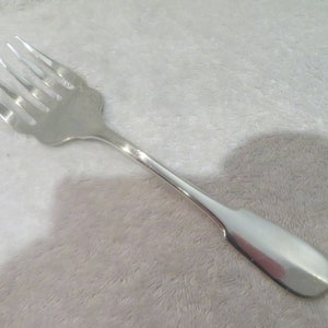 Fork to serve silver metal fish model Uni-plat goldsmith Christofle Cluny French silver-plated fish serving fork