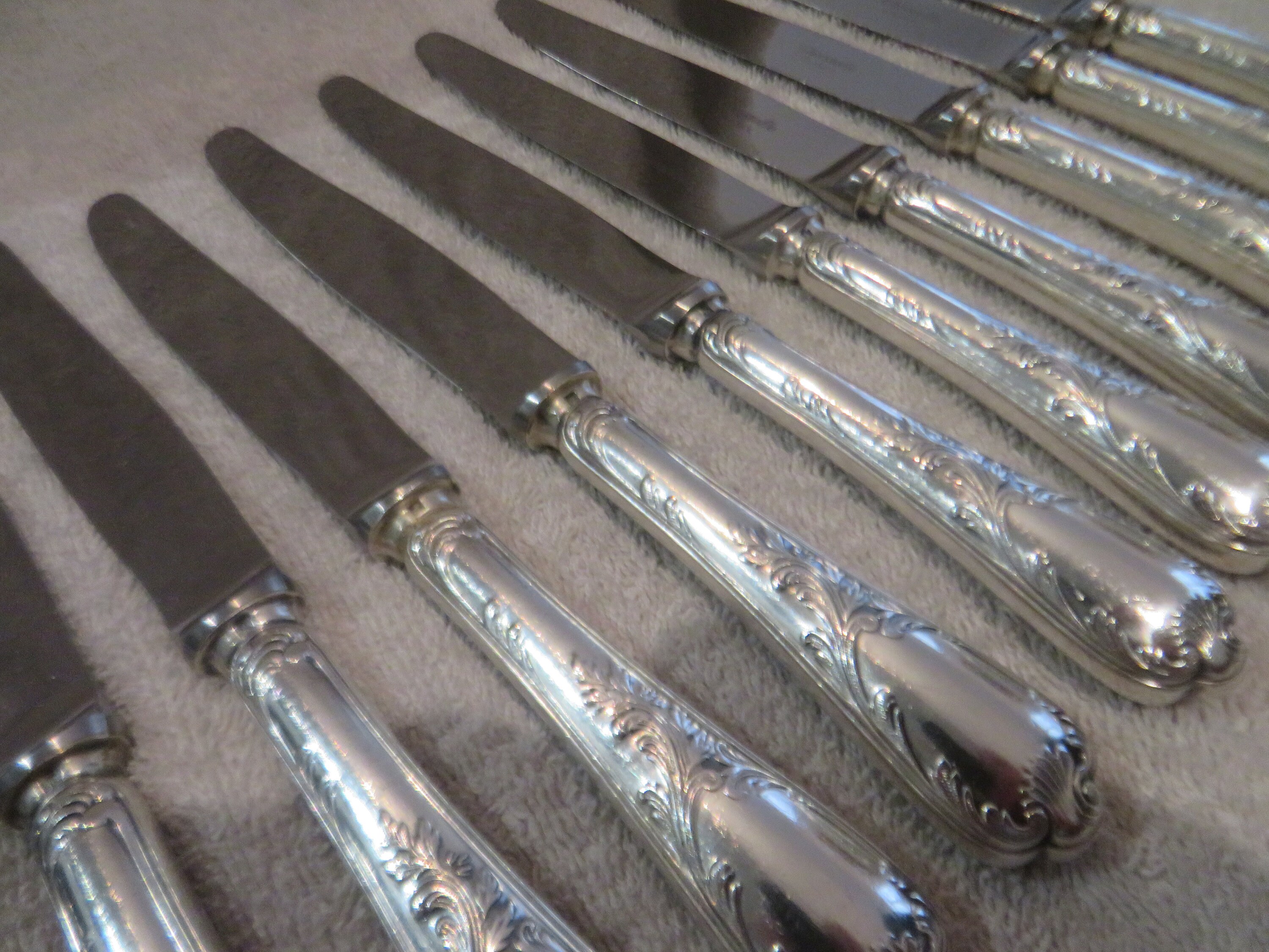 12 dessert knives silver metal handle goldsmith Christofle model Marly Vintage silver-plated dessert knives 19.7cm