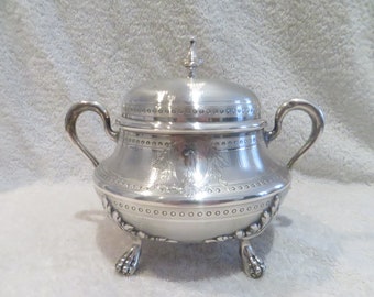 Joli sucrier argent guilloche 950 Minerve style Louis XVI orfèvre E Tetard gorgeous late 19th c French 950 guilloche silver sugar bowl