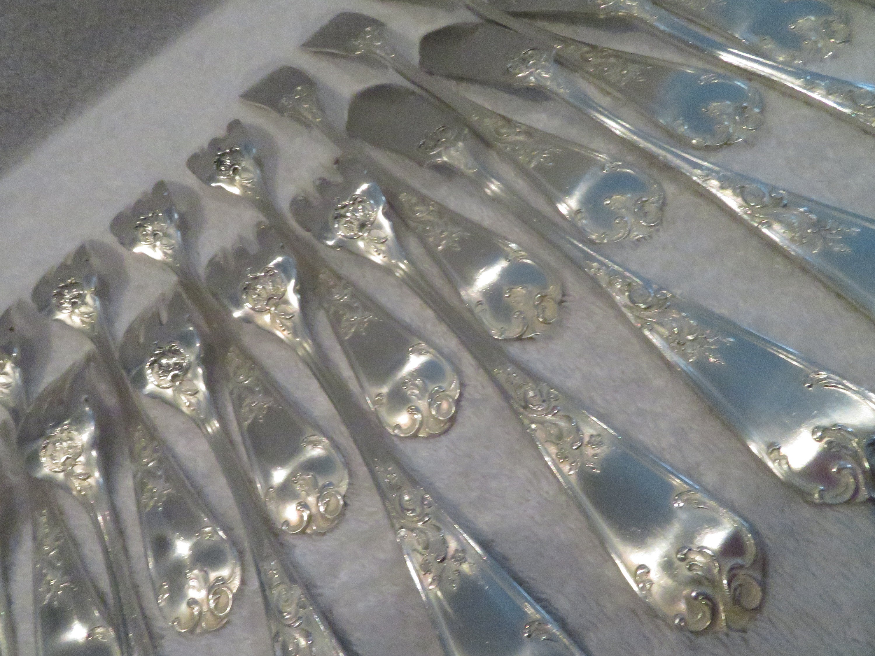 Beautiful silver metal fish service 24p LeMondial mod regence (French silver-plated 24p fish cutlery set)