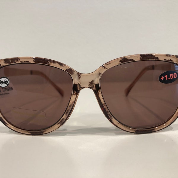 ¡DE NUEVO EN EXISTENCIA! - Lectores de gafas de sol magnificados de diseñador Tortuga 9025