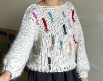 Mohairsweater, ein handgestricktes Einzelstück, super soft, mit gestickten Angora Details