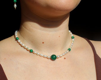 Pearl choker with green pressed malachite necklace