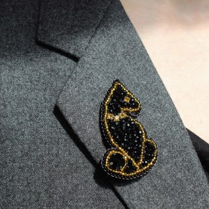 Black and gold cat brooch, beaded embroidery brooch image 3