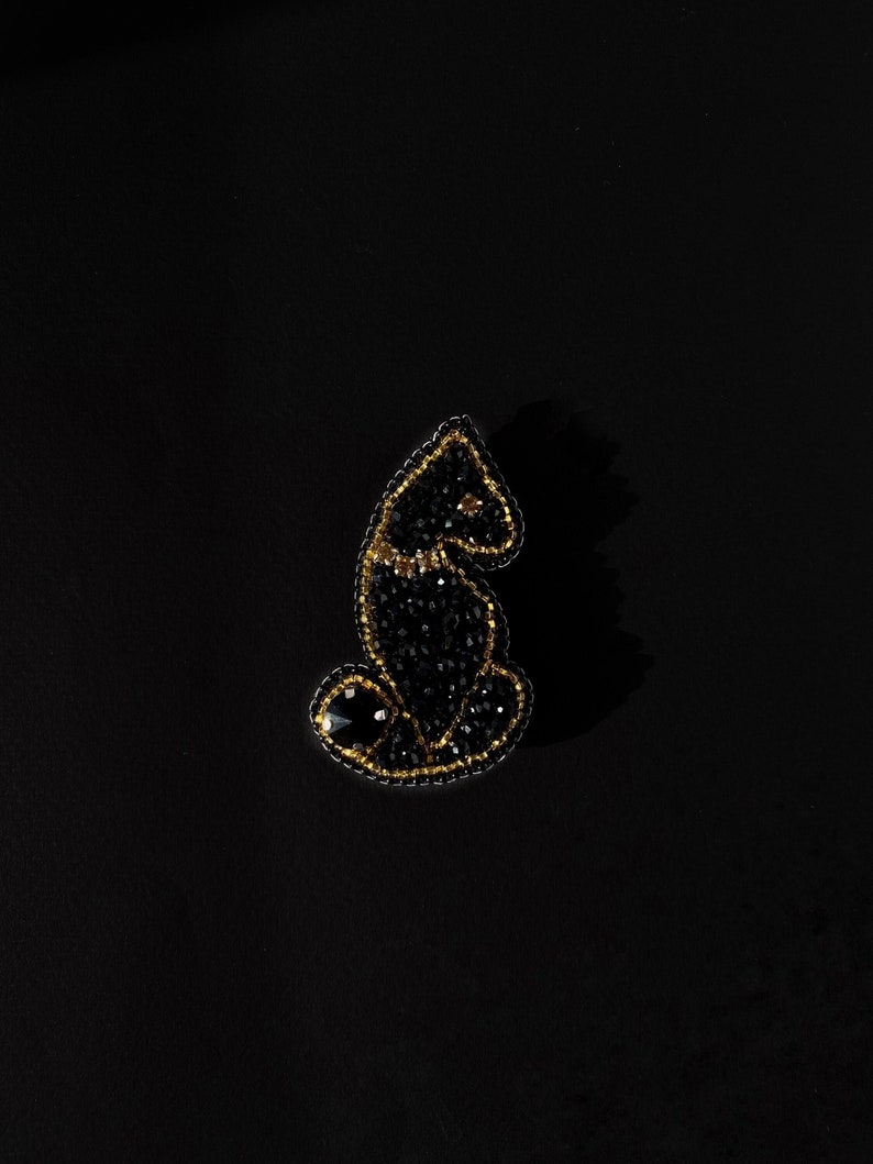 Black and gold cat brooch, beaded embroidery brooch image 6