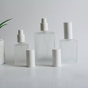 30ml 50ml 100ml Square Frosted Glass Spray Bottles with White Sprayer for Perfume Fine Mist Sprayer for Traveling Cosmetic Packaging