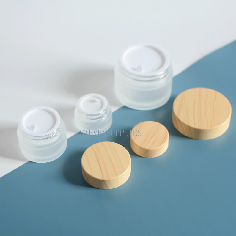 3/500px 5g 15g 30g 50g 100g Frosted Glass Cream Jars, Bamboo Wooden Look Plastic Lids, Beauty Packaging Bottles, Cosmetic Facial Care, Bulk