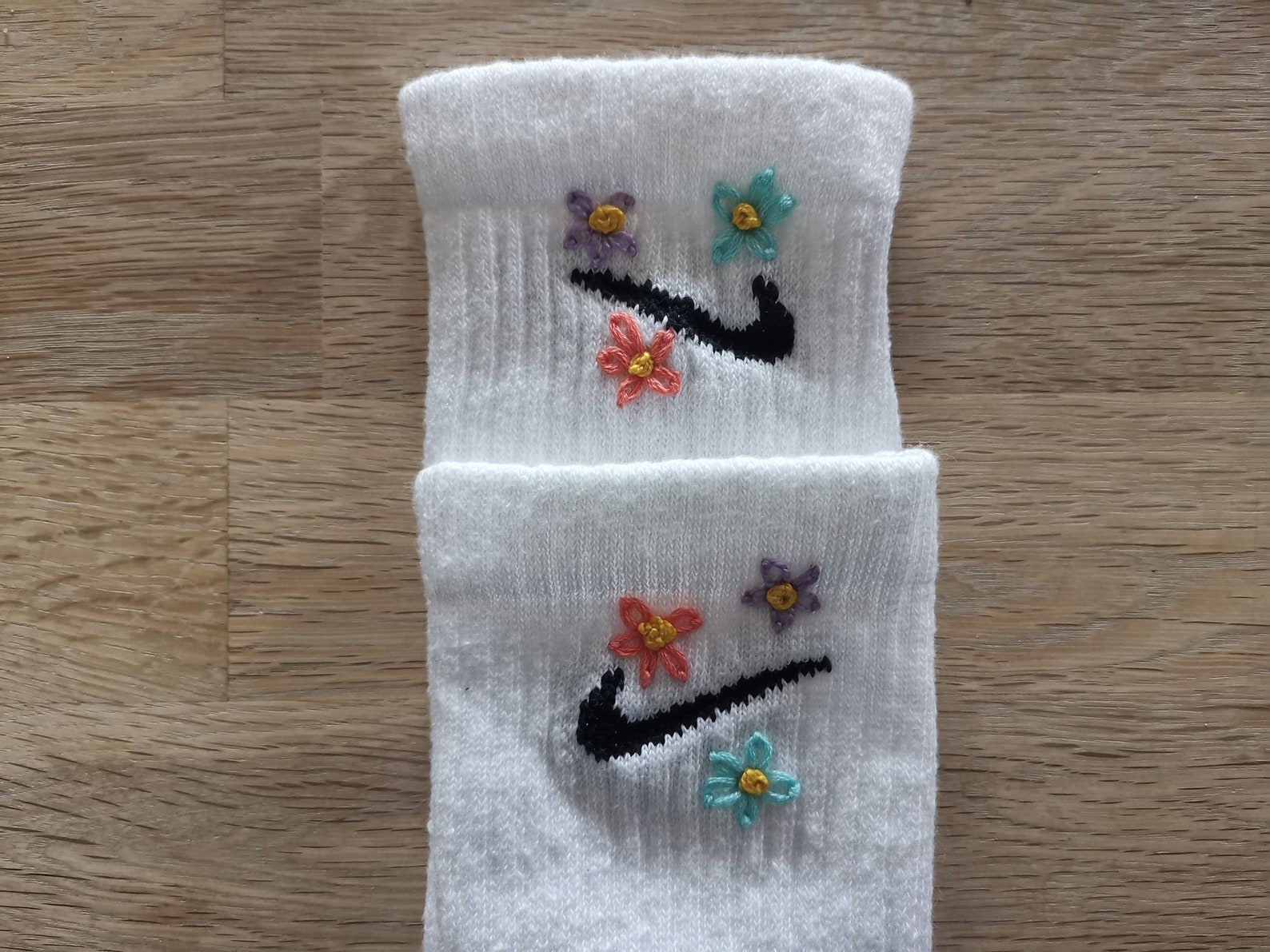 bestickte socken