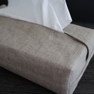Decorative cover (Linen) for tissue box made of Linen (100%)