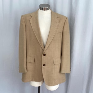 Mens vintage tan sport coat 44S,  light brown blazer with patch pockets, mens beige jacket with wide lapels, 1970s sport coat w/ wide collar