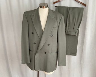 Green mens double breasted suit, mens wool suit with six buttons, two piece mens suit, size 44 jacket, 34 inch waist, peak collar