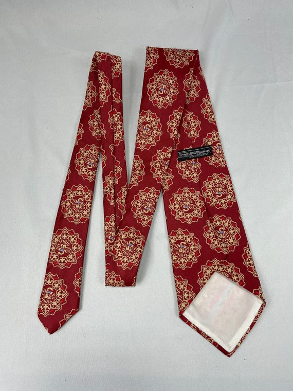 Red polyester necktie, peacock pattern, wide burg… - image 6