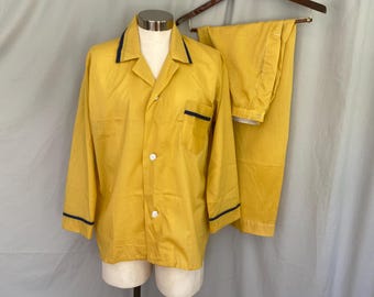 Vintage mens yellow pajama set with blue accents, size Large, Weldon vintage mens sleepwear with elastic waist and snap fly