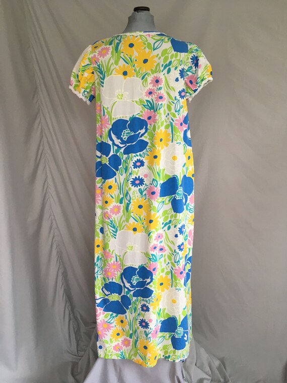 Bright floral housecoat, vintage floral muumuu, z… - image 8