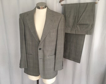 Mens gray glen plaid suit, black and white plaid 2 button wool suit, mens vintage grey suit, size 40 jacket, size 31 waist, pleated front