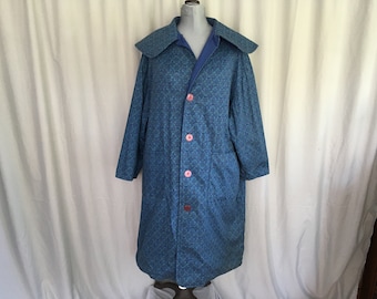 Sweet blue floral reversible raincoat, womens lightweight blue coat with pockets, 1960s 1970s reversible jacket with peter pan collar