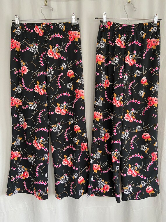 Pair of identical black floral vintage pant suits… - image 7