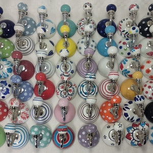 Ganchos de cerámica multicolores surtidos, ganchos pintados a mano, ganchos para baño, gancho de pared para cocina, perchero, ganchos decorativos, perchero para toallas, gancho colorido.