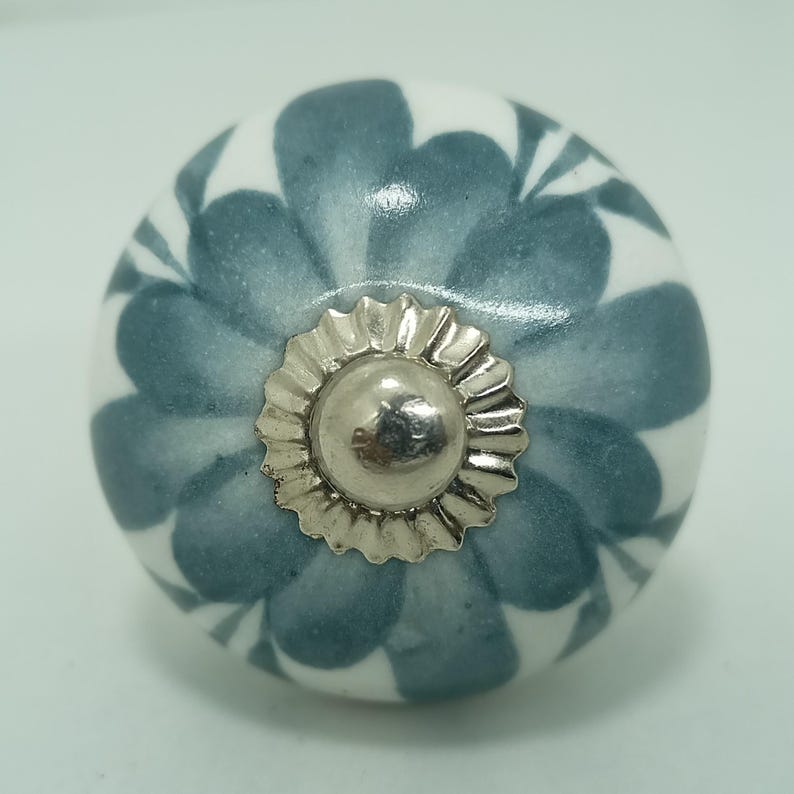 Handbemalte Keramik Knäufe, Graues Blumenmuster, Vintage Stil Bild 14