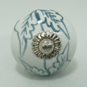 Handbemalte Keramik Knäufe, Graues Blumenmuster, Vintage Stil Bild 10