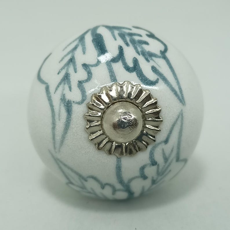 Handbemalte Keramik Knäufe, Graues Blumenmuster, Vintage Stil Bild 10