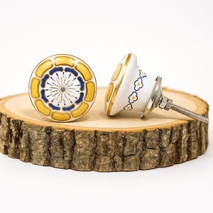 Pomo de cerámica para gabinete, diseño floral, color amarillo dorado