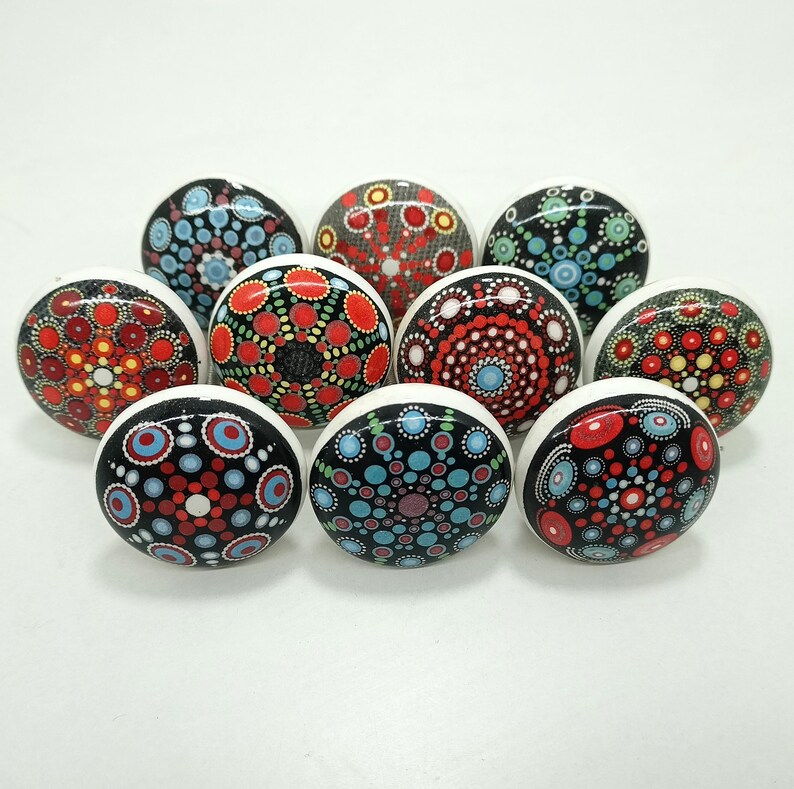 Perillas de cerámica multicolor para gabinetes: diseño plano de lunares imagen 2