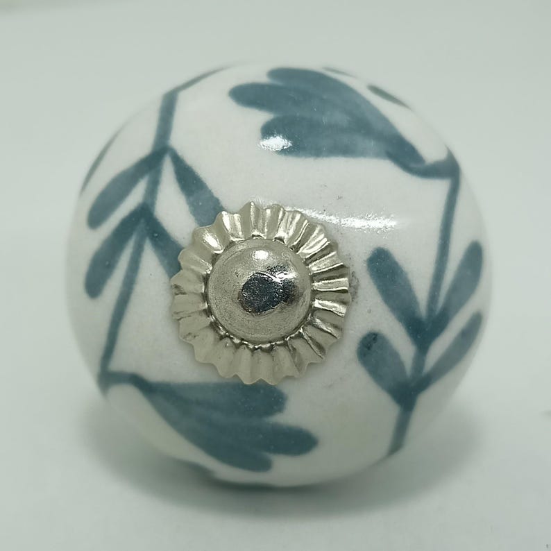 Handbemalte Keramik Knäufe, Graues Blumenmuster, Vintage Stil Bild 9