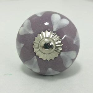 Rustieke muurhaak – paarse keramische knoppen – decoratie hal boerderij – tassen- en jashaken afbeelding 15