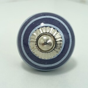 Rustieke muurhaak – paarse keramische knoppen – decoratie hal boerderij – tassen- en jashaken afbeelding 20