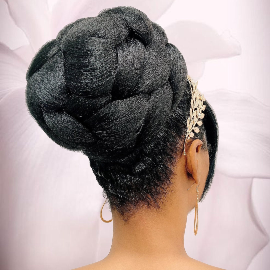 25 Easy-to-Do Curly Updos for Any Occasion