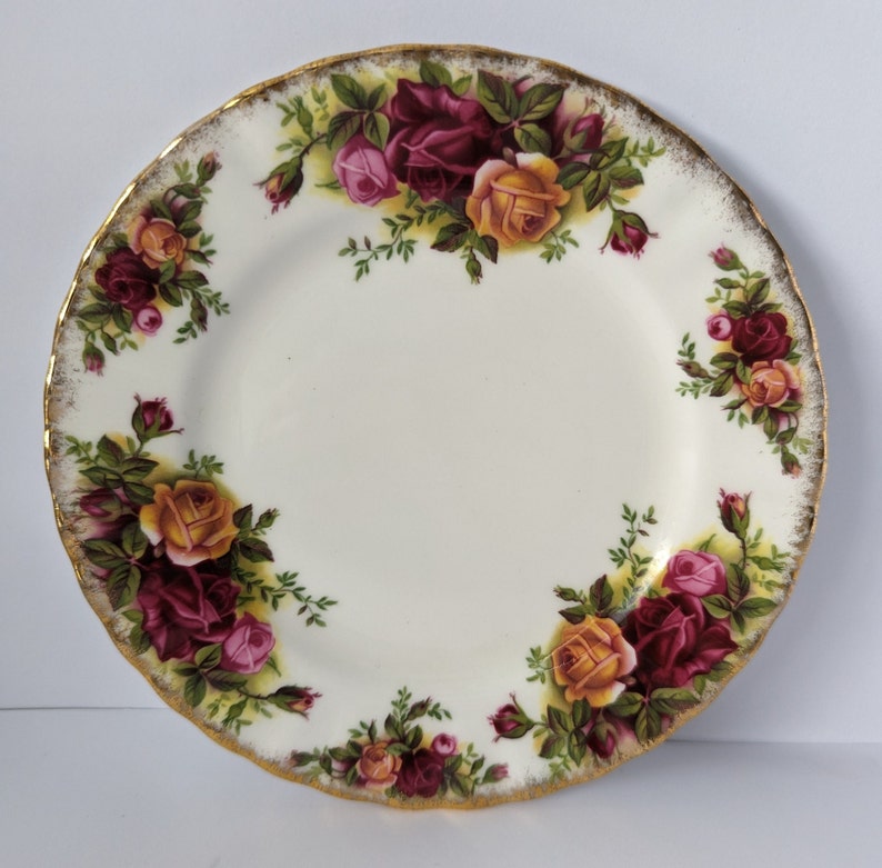 5 Royal Albert Old Country Roses Tea Cup Trios, Old Country Roses