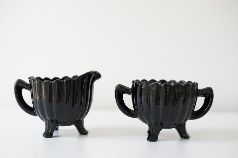 Black Scalloped Cream and Sugar Set image 6