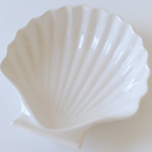 White Vintage Seashell Dish