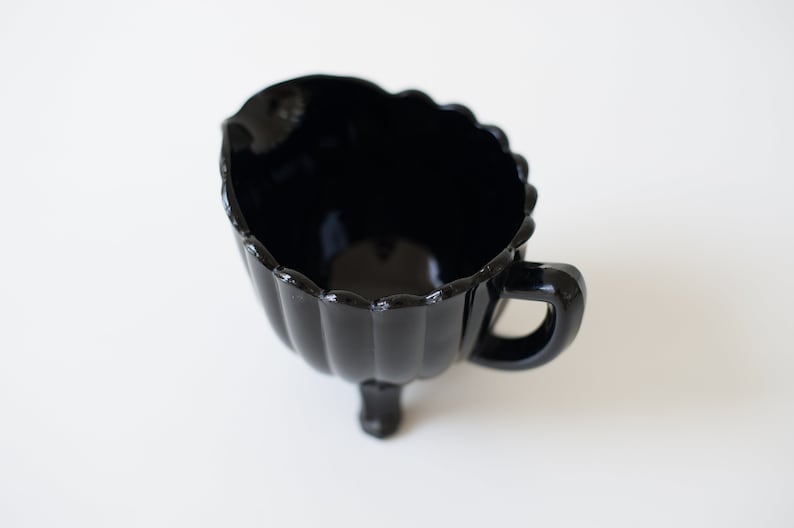 Black Scalloped Cream and Sugar Set image 4