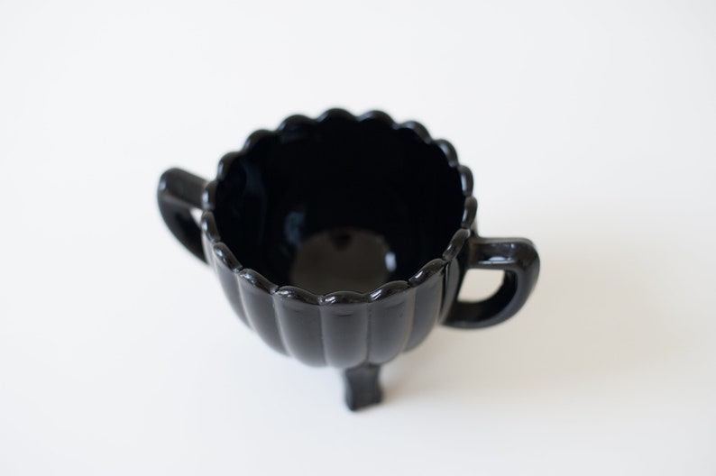 Black Scalloped Cream and Sugar Set image 2