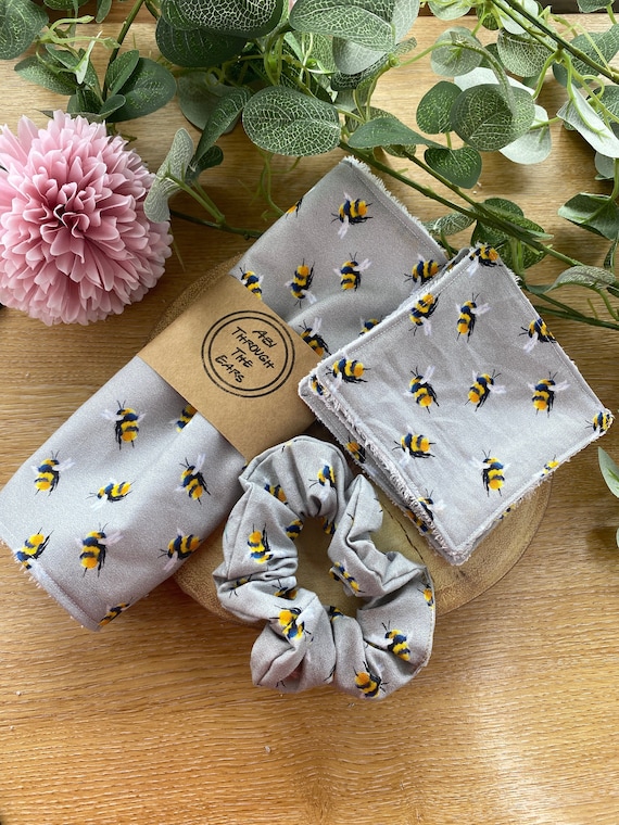 Grey Bumble Bee Super Soft Bamboo Cotton Face Flannel | Large Face Wipes | Reusable Face Cloth | Eco-friendly Face Wipes