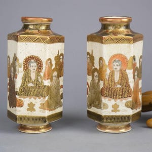 Antique Japanese MEIJI period SATSUMA mirror pair vases with BUDDHIST decoration - ca.1900