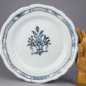 Very large antique French Rouen &quot;Cul noir&quot; tin-glazed serving plate, 1800s/ early 19th century blue white faience