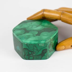 Vintage French carved natural MALACHITE ring/ treasure/ trinket/ pill box, 1980s - octagonal box