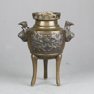 Vintage Japanese tripod bronze incense burner/ koro with dragon decoration