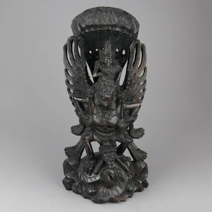 Prachtig vintage Garuda-beeld van Vishnu rijdend - met de hand gesneden hout - Indonesië/Bali