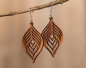 Boucles d’oreilles feuilles en bois, noyer massif français. Création originale & fabrication artisanale -  100% Made in France