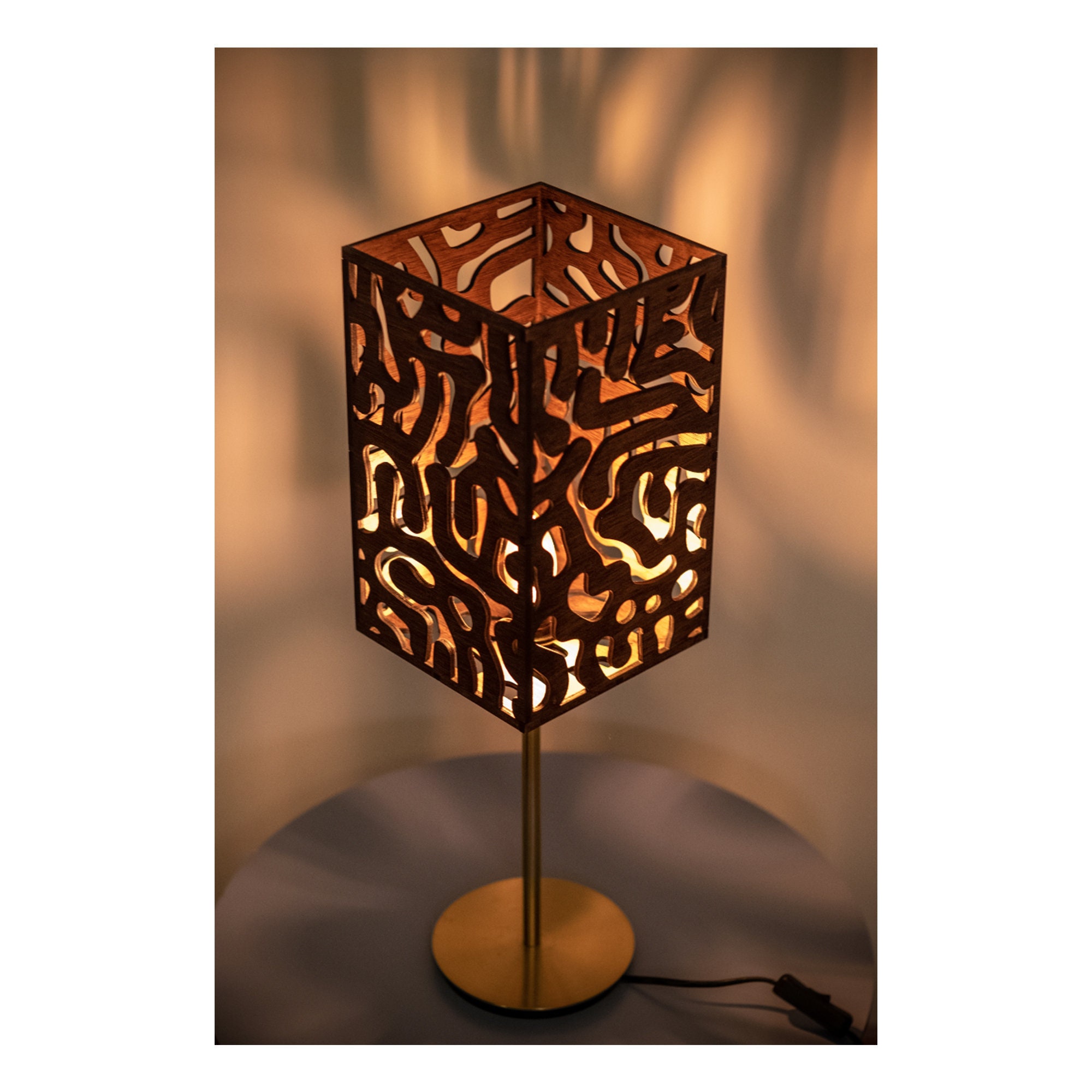 Corail - Lampe à Poser en Bois Découpé. de Table Motif Corail Organique. Luminaire Design. Made in F
