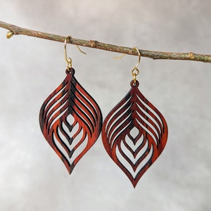 Boucles doreilles feuilles en bois, noyer massif français. Création originale & fabrication artisanale 100% Made in France Cocobolo (Nicaragua)