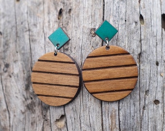 MIRA - Geometric wooden earrings, solid French walnut. Original creation & artisanal manufacturing - 100% Made in France